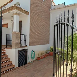 https://nerja-paradise-rentals-villa-las-brisas.hotelsinnerja.org